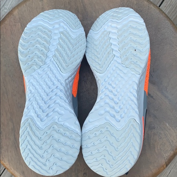 Nike Women’s Odyssey React 2 Flyknit, NIB - Picture 11 of 12